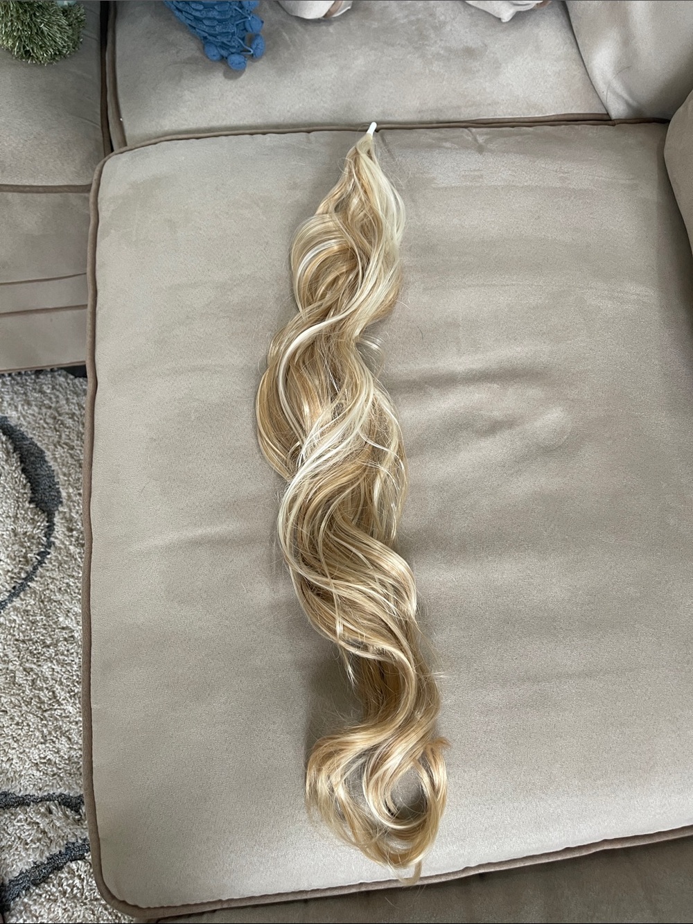 Chicmoi 32 inches Blonde Wavy wrap around Hair Extension - Natural Blonde